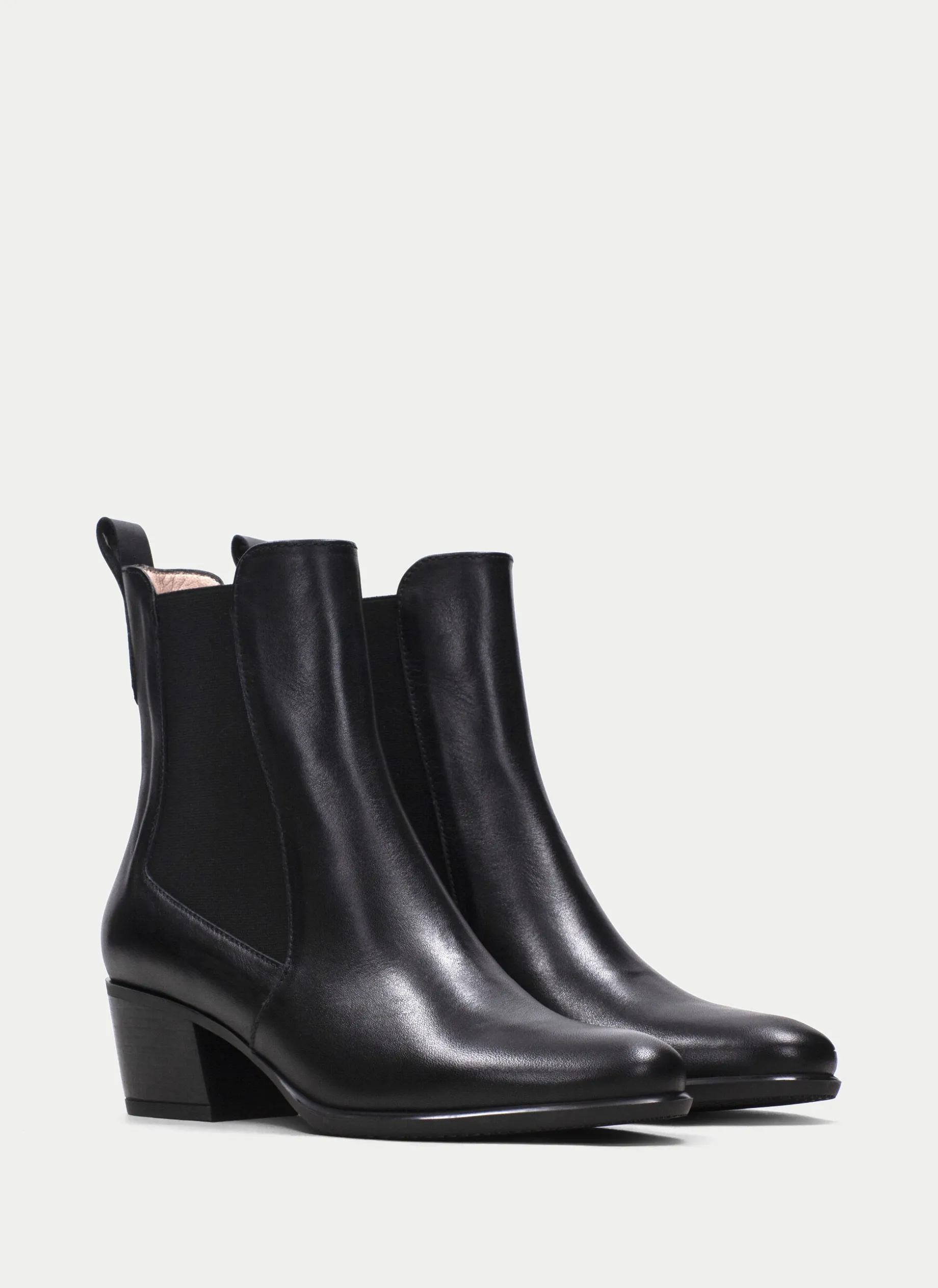Botins Madeira Preto